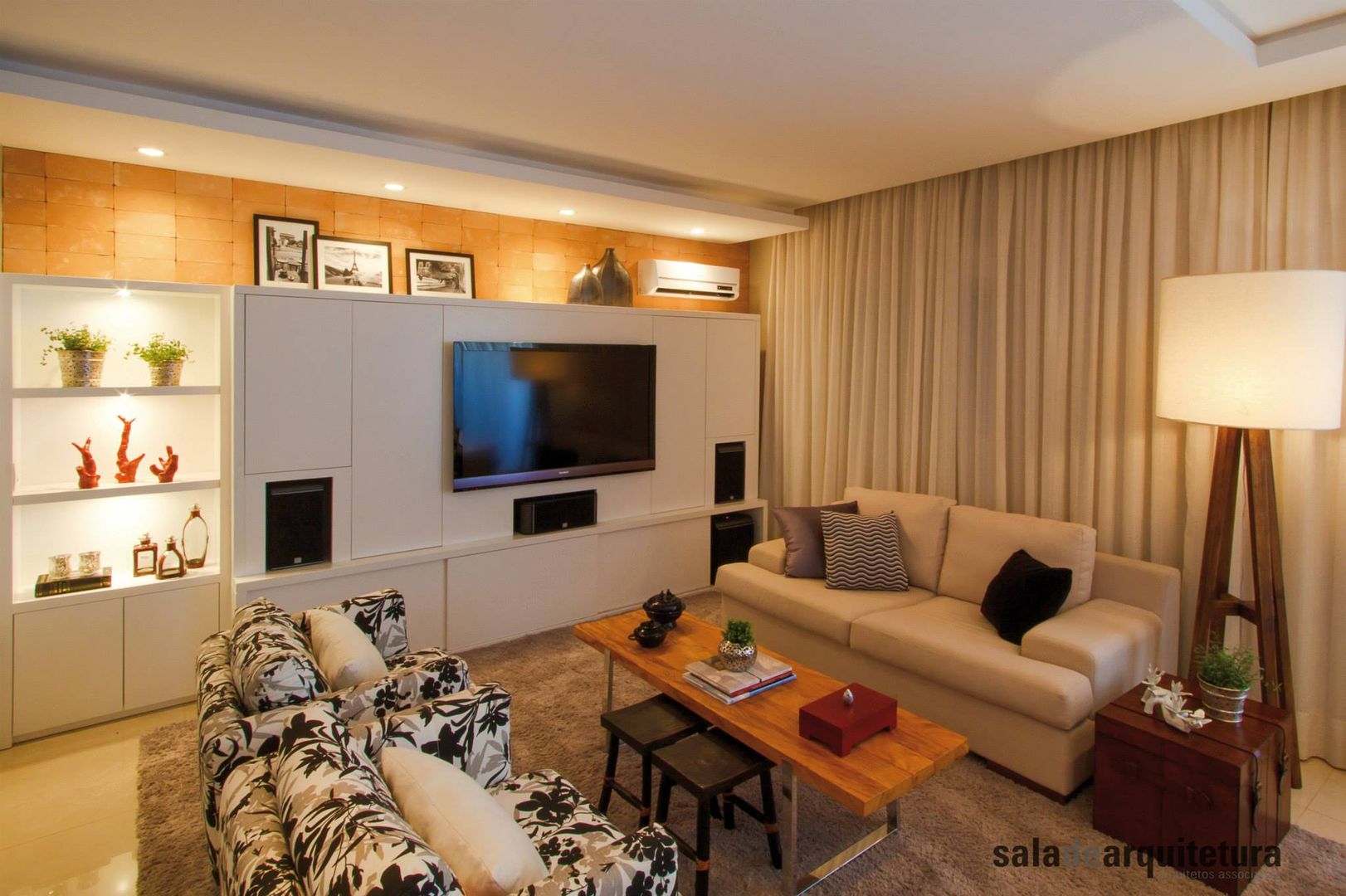 Apartamento J+R, Saladearquitetura Saladearquitetura Modern style media rooms