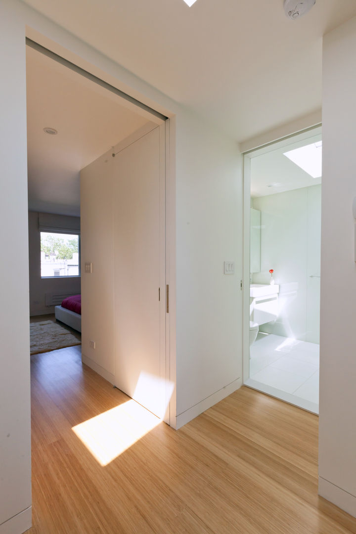 Carroll Gardens Duplex, Sarah Jefferys Design Sarah Jefferys Design Modern Corridor, Hallway and Staircase