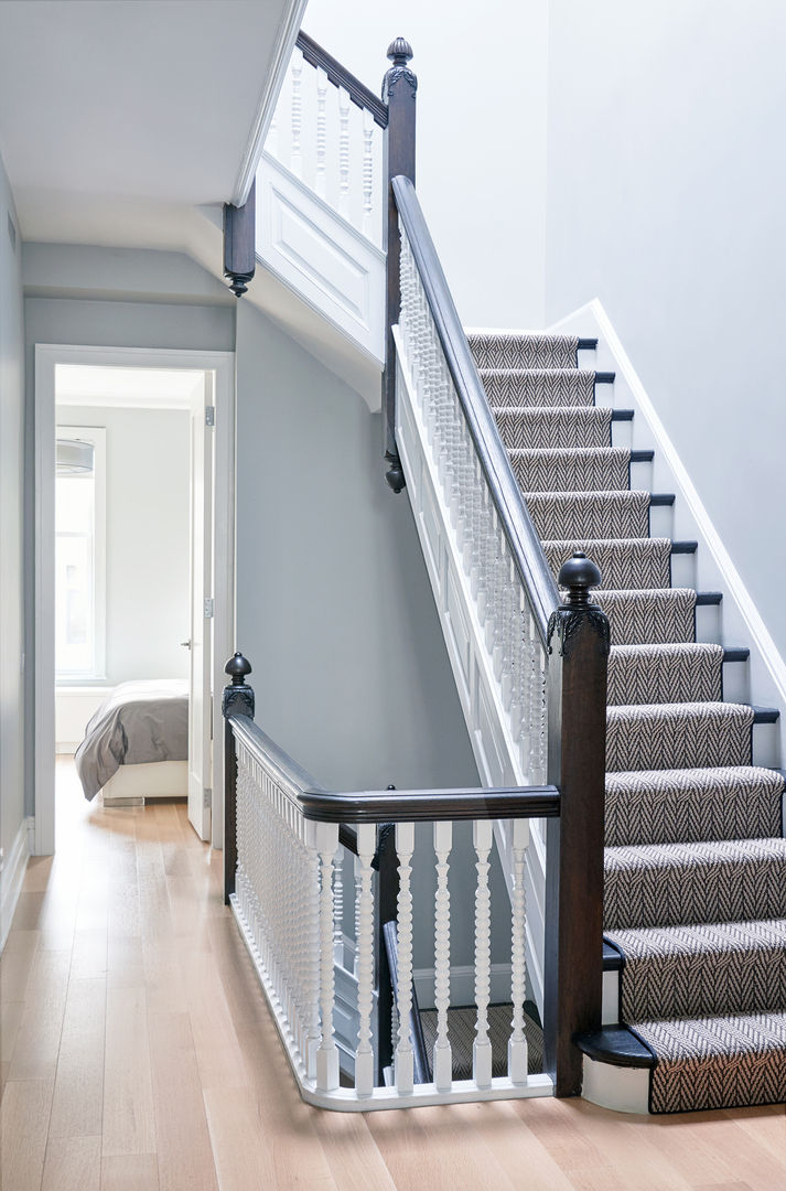 Park Slope Townhouse, Sarah Jefferys Design Sarah Jefferys Design Pasillos, vestíbulos y escaleras modernos