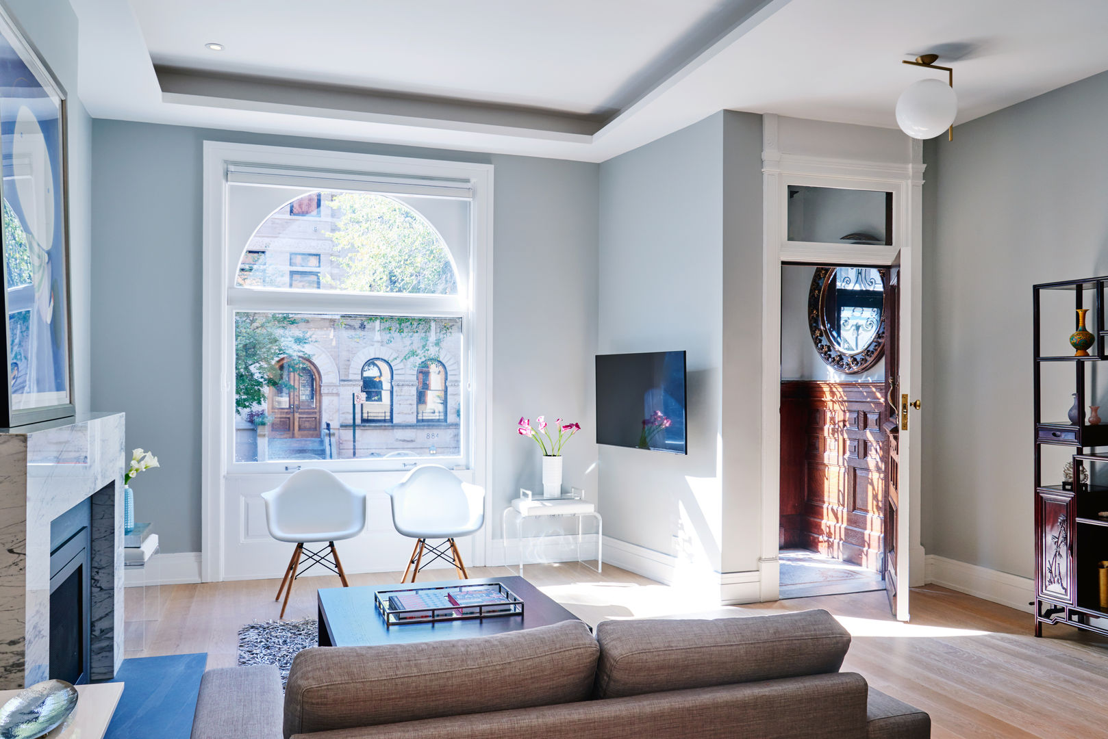 Park Slope Townhouse, Sarah Jefferys Design Sarah Jefferys Design モダンデザインの リビング