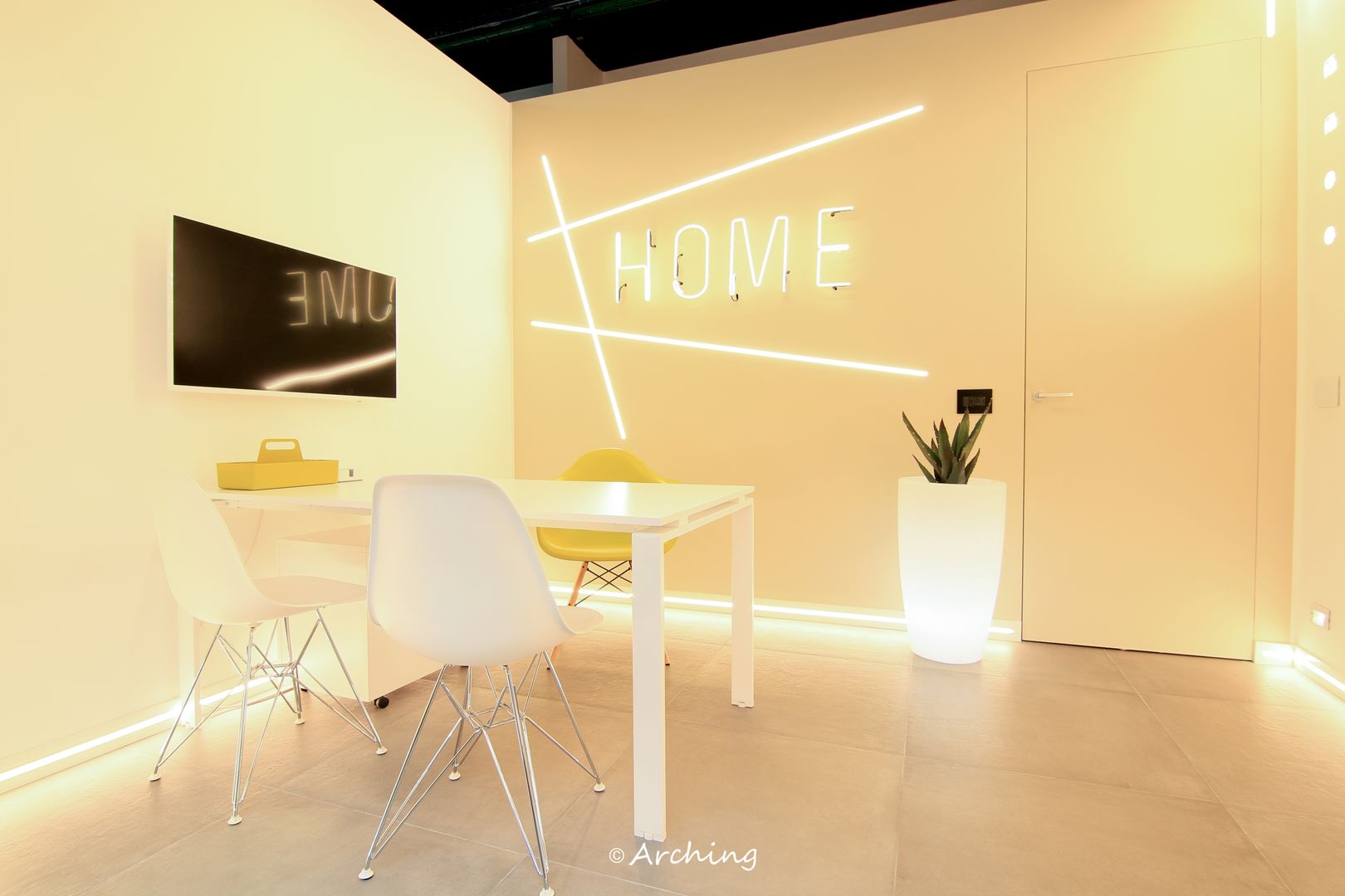 Mini concept store - Ufficio, Arching - Architettura d'interni & home staging Arching - Architettura d'interni & home staging Spazi commerciali Piastrelle lettering,lettere neon,domotica,Studio,Ufficio,Spazi commerciali