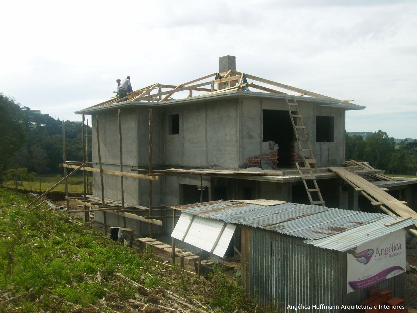 Ponte Seca, Angelica Hoffmann Arquitetura e Interiores Angelica Hoffmann Arquitetura e Interiores Casas de estilo moderno