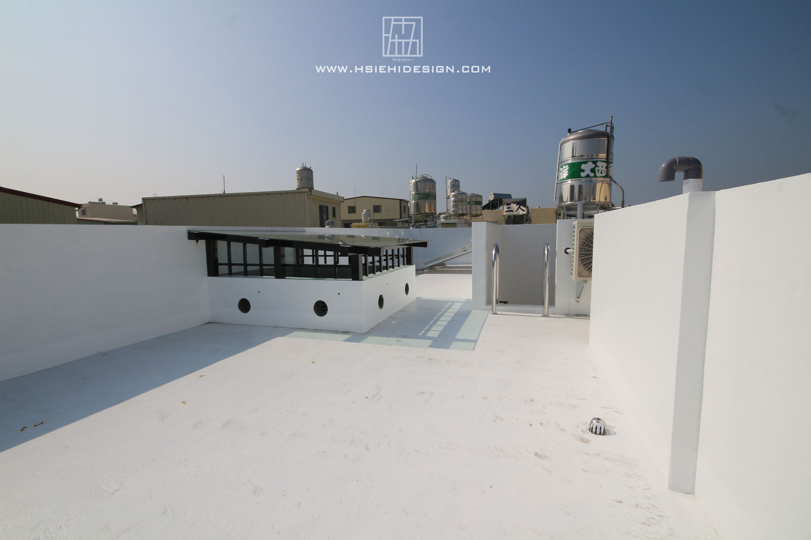 頂樓 協億室內設計有限公司 Industrial style balcony, porch & terrace