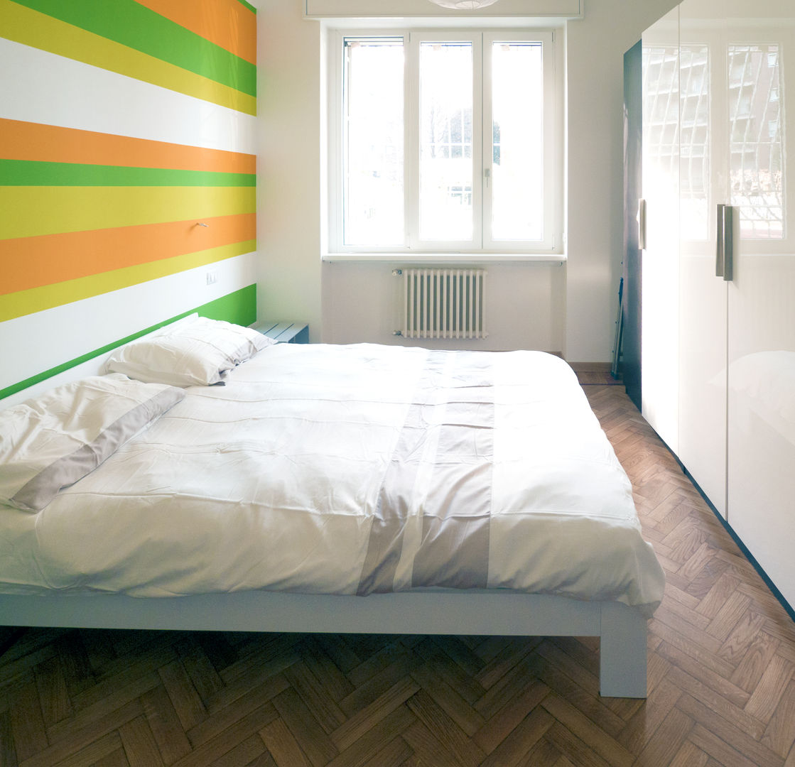 RETRO' ADVANCED , Luigi Brenna Architetto Luigi Brenna Architetto Eclectic style bedroom Solid Wood Multicolored