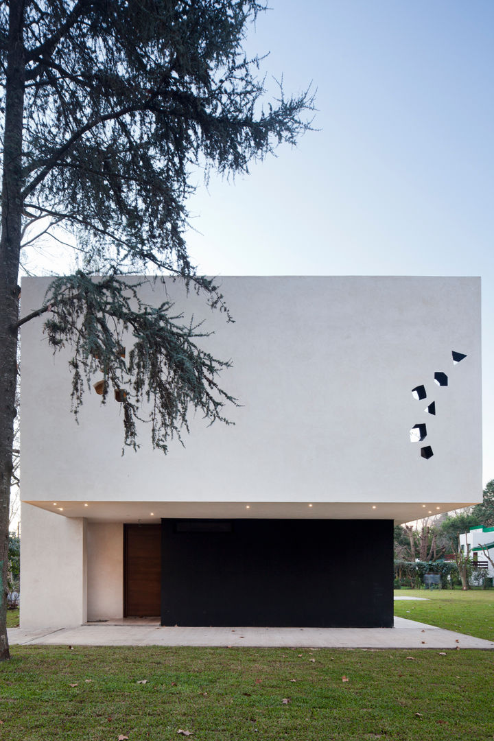 BLLTT House, Enrique Barberis Arquitecto Enrique Barberis Arquitecto Casas minimalistas Concreto