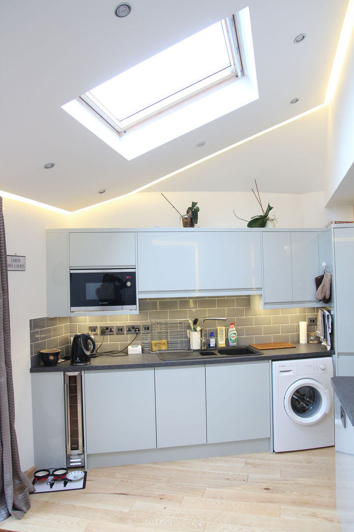 Beckenham Extension Bolans Architects Tragaluces kitchen floor,skylights,LED Lighting