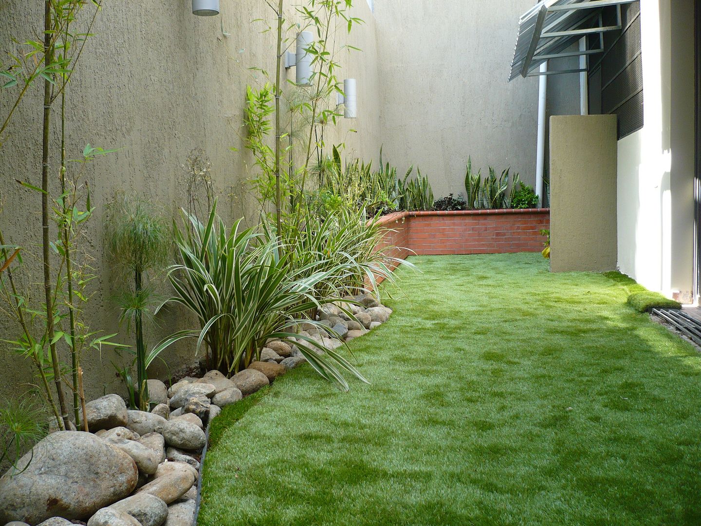 PRIVATE RESIDENCE - PANAMA CITY, TARTE LANDSCAPES TARTE LANDSCAPES Jardines minimalistas