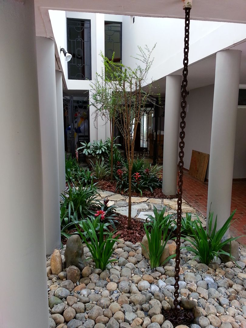 PRIVATE RESIDENCE - PANAMA CITY, TARTE LANDSCAPES TARTE LANDSCAPES Modern garden