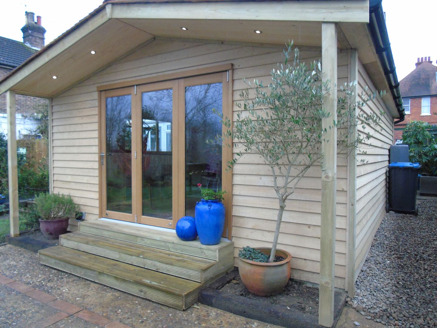 Pitched Roof Garden Office with Storage Miniature Manors Ltd Estudios y oficinas rústicas garden room,garden office,summerhouse,workshop