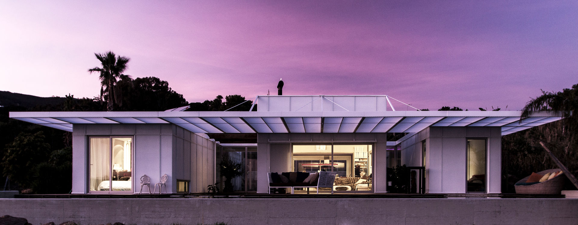 TARIFA HOUSE, james&mau james&mau 現代房屋設計點子、靈感 & 圖片 鐵/鋼