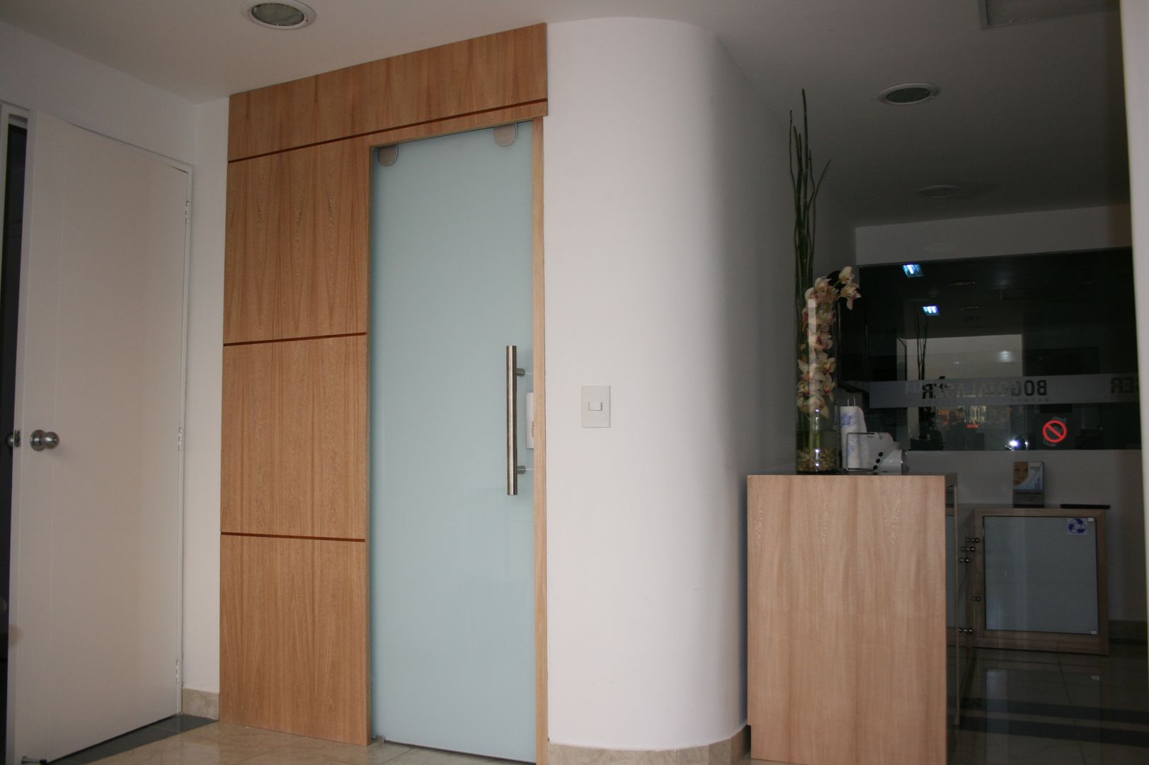 PROYECTO BOGOTÁ LASER, bdlconceptstudio bdlconceptstudio Dressing moderne