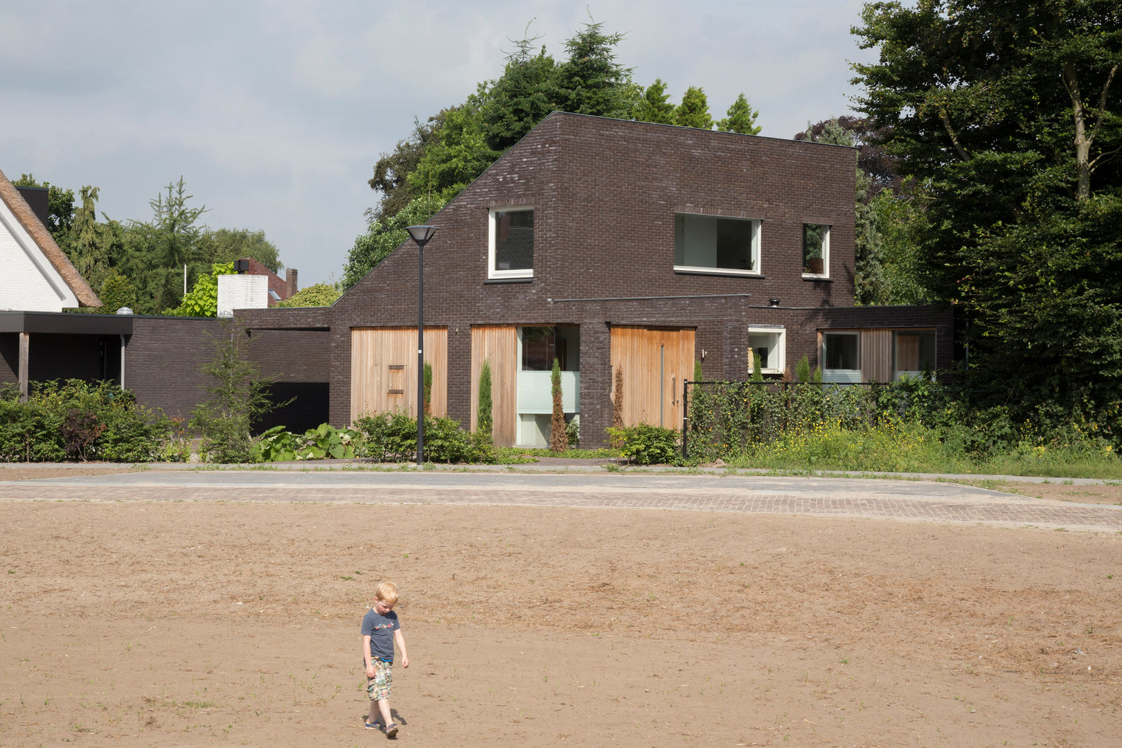 woonhuis Vlijmen, Jan Couwenberg Architectuur Jan Couwenberg Architectuur Modern Terrace