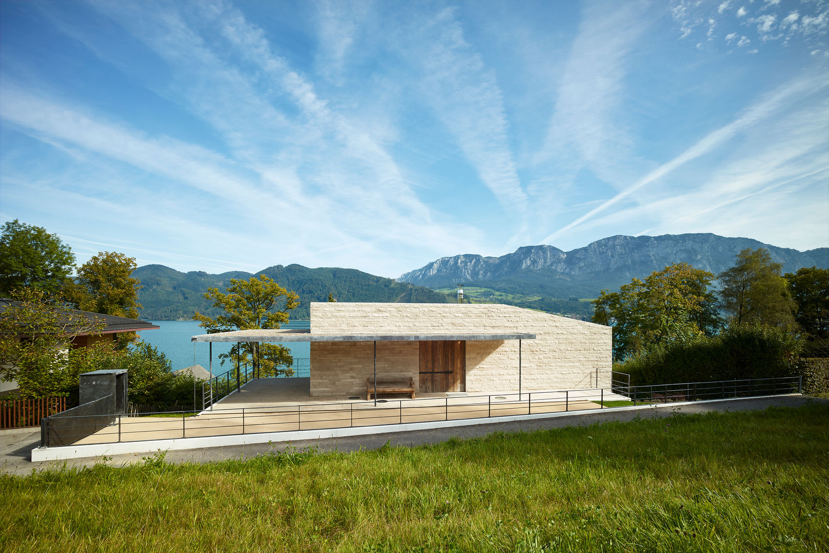 Haus am Attersee, Backraum Architektur Backraum Architektur Casas modernas Piedra