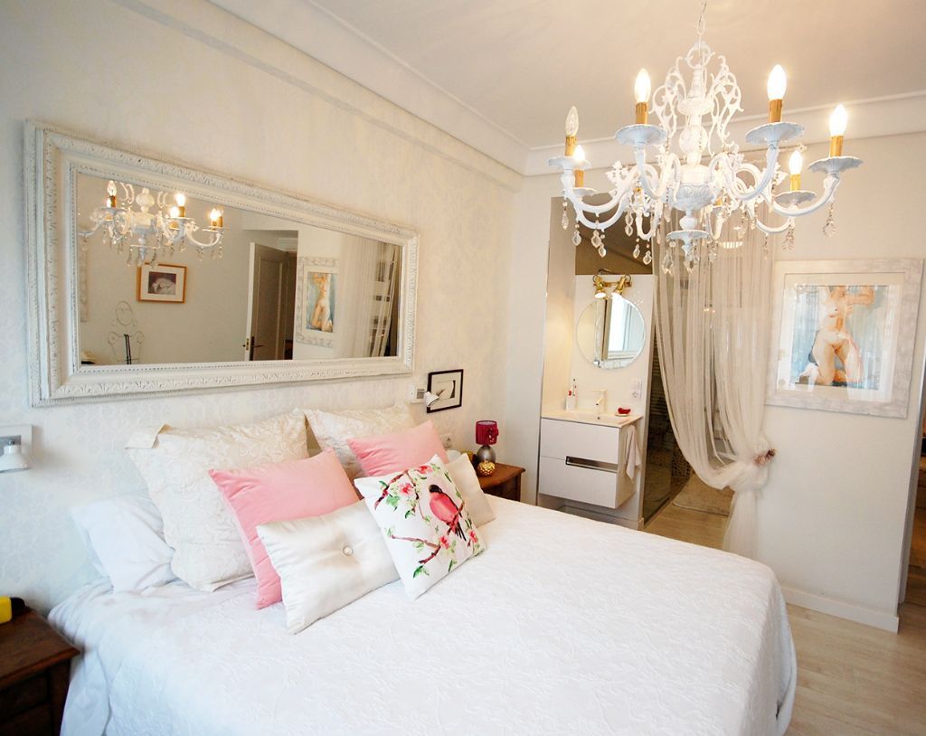 Dormitorio romántico, Habitaka diseño y decoración Habitaka diseño y decoración Classic style bedroom Accessories & decoration