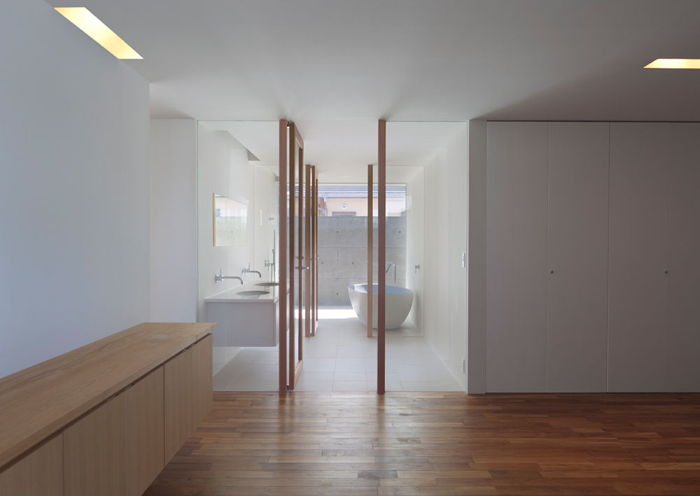 七隈の家, 森裕建築設計事務所 / Mori Architect Office 森裕建築設計事務所 / Mori Architect Office Modern style bathrooms