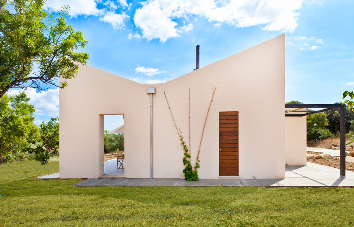 Single family house in Moscari, Tono Vila Architecture & Design Tono Vila Architecture & Design Дома в стиле модерн