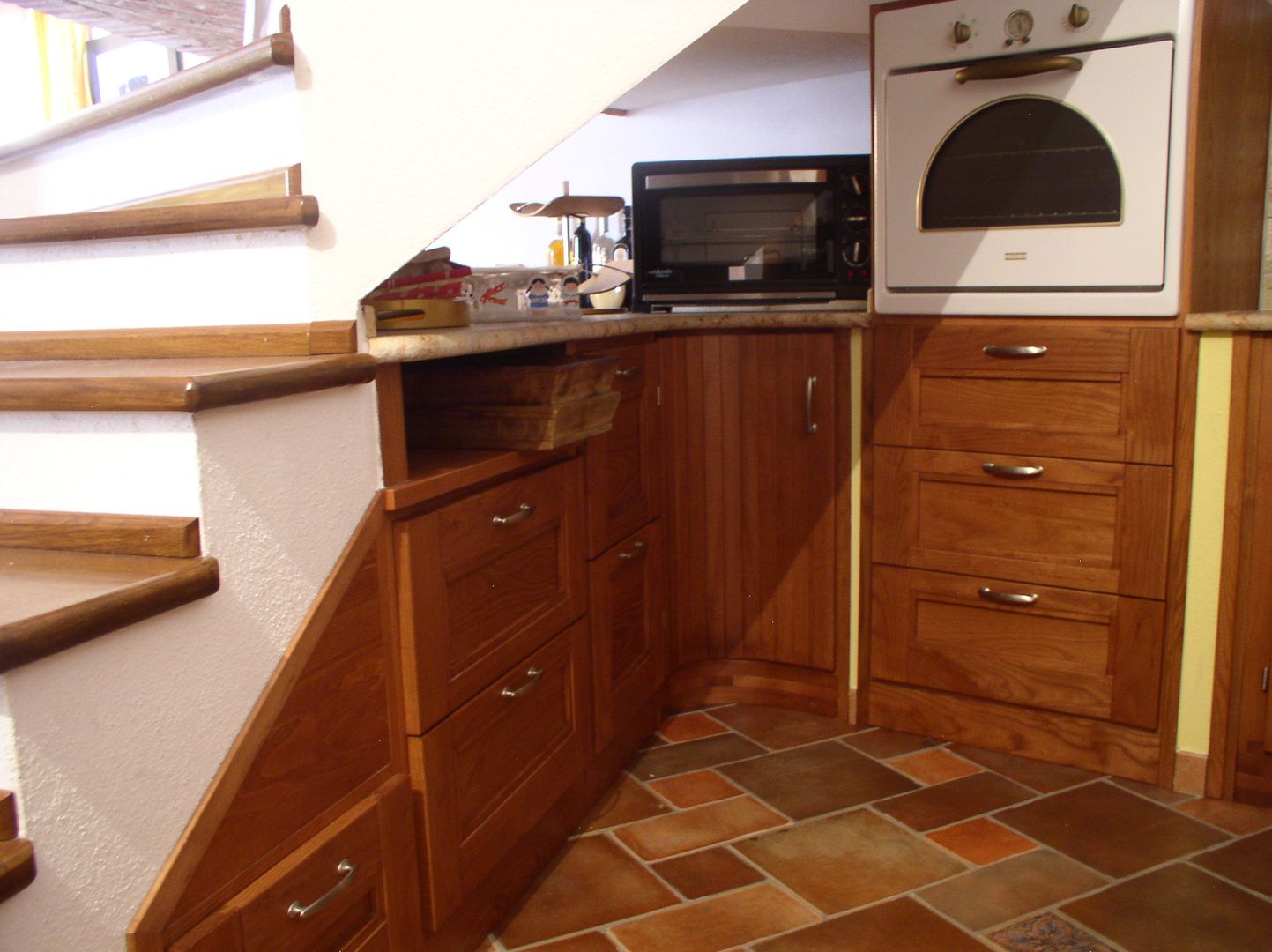 cucina rustica, falegnameria ziranu di balvis falegnameria ziranu di balvis Kitchen Solid Wood Multicolored