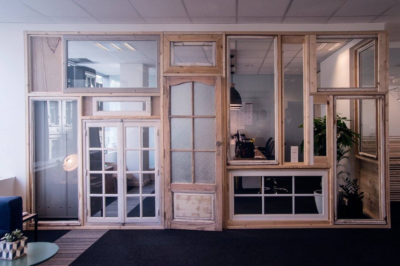 Ubeequo's office in Brussels, COLORS OF REUSING COLORS OF REUSING Commercial spaces Wood Wood effect Office buildings