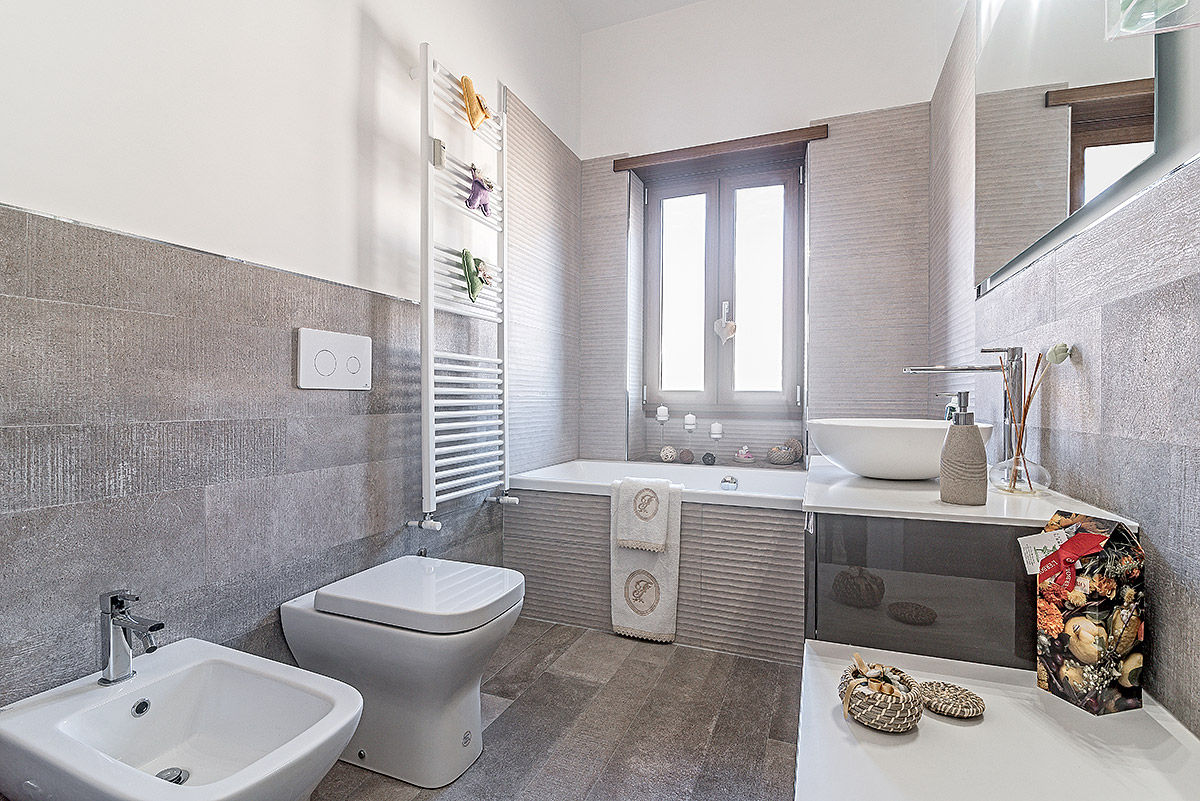 Ristrutturazione appartamento di 95mq Roma, Collatino, Facile Ristrutturare Facile Ristrutturare Modern Bathroom