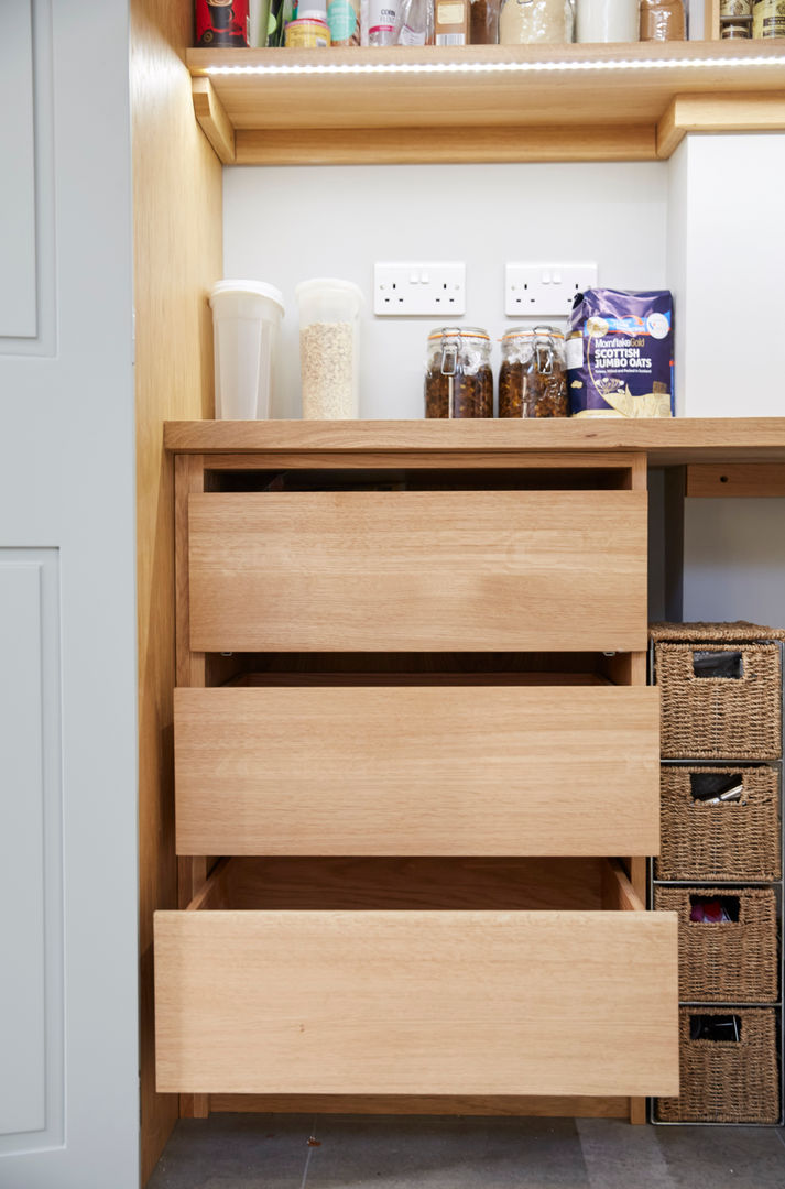 Friern Barnet 1 Laura Gompertz Interiors Ltd Kitchen oak drawers,larder,pantry,food storage