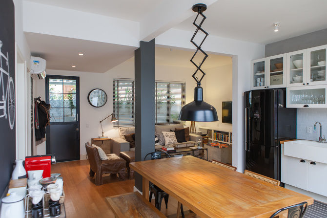 homify Industrial style dining room