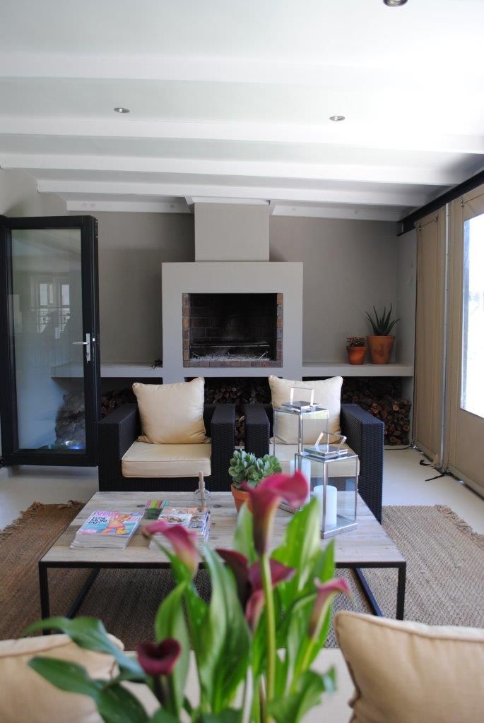 Welgevonden Estate, Durbanville, Salomé Knijnenburg Interiors Salomé Knijnenburg Interiors بلكونة أو شرفة