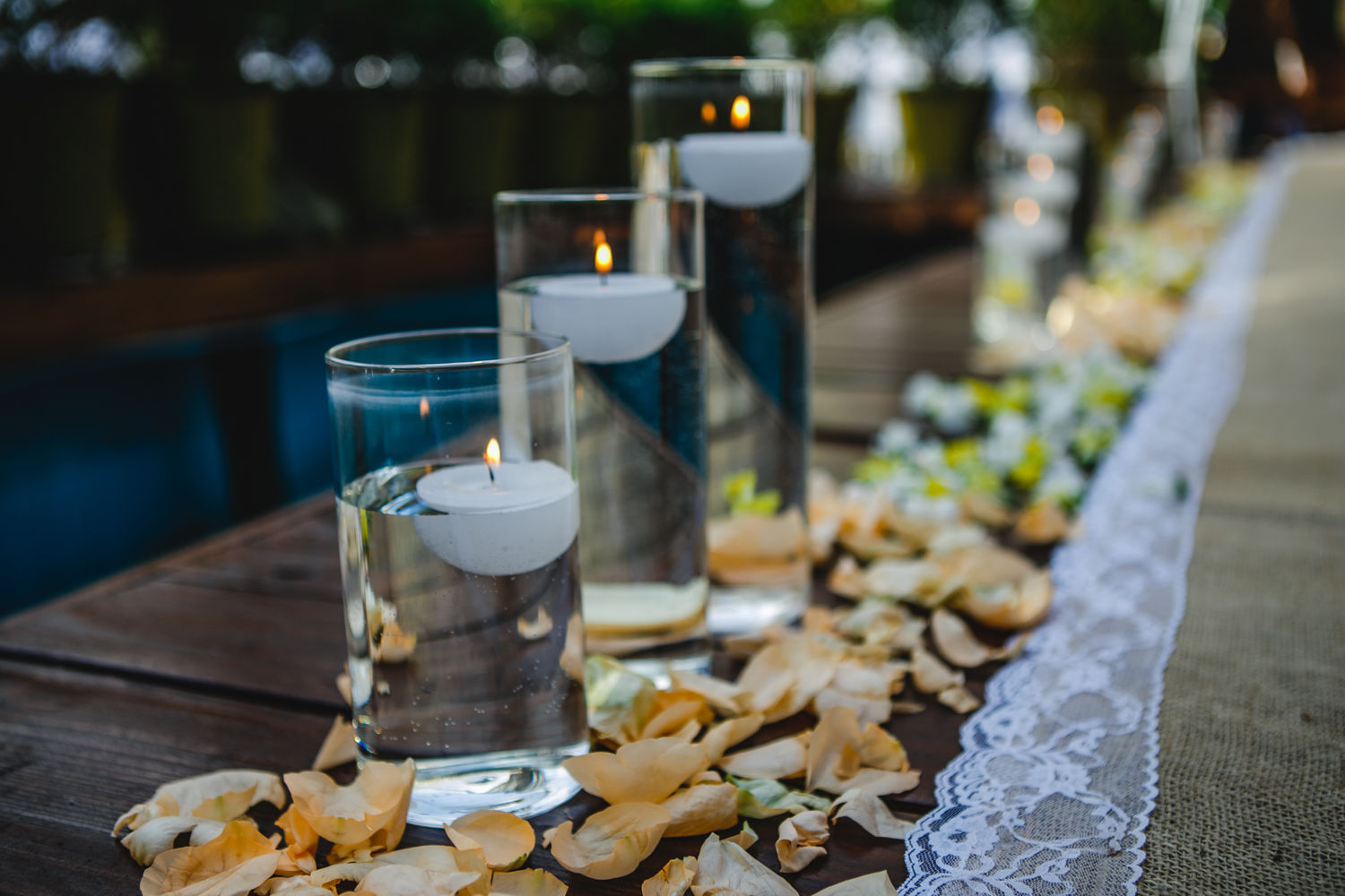 Amarelo na Decoração, Cena De.Coração Cena De.Coração Jardin moderne Verre Accessoires & décorations