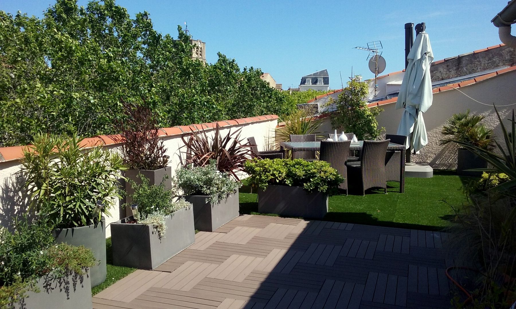 Une terrasse en toiture de 80 m2, Les Jardins de Marion Les Jardins de Marion