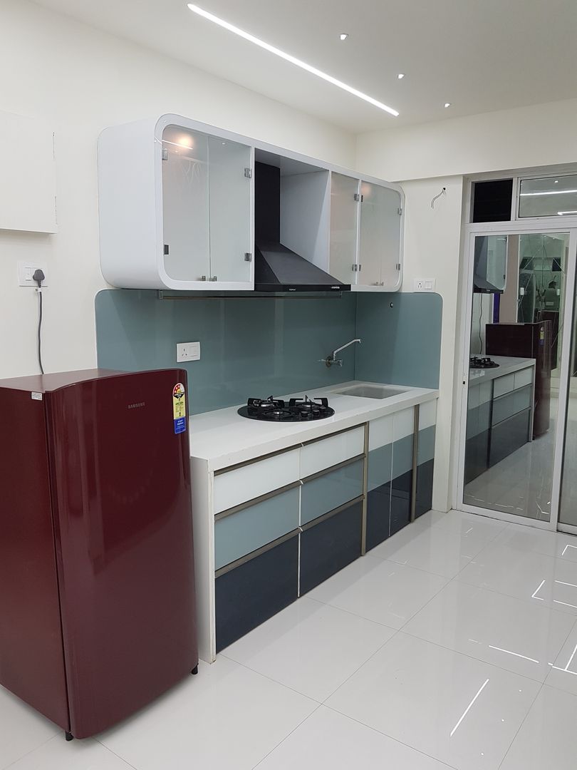 Kitchen Area Alaya D'decor Modern kitchen انجینئر لکڑی Transparent Cabinets & shelves