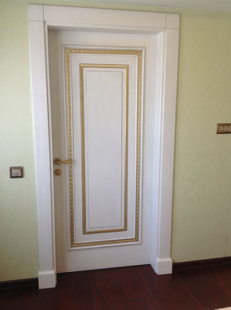 VİLLA K, IPEKMERIC.ınterıors IPEKMERIC.ınterıors Classic style doors Doors