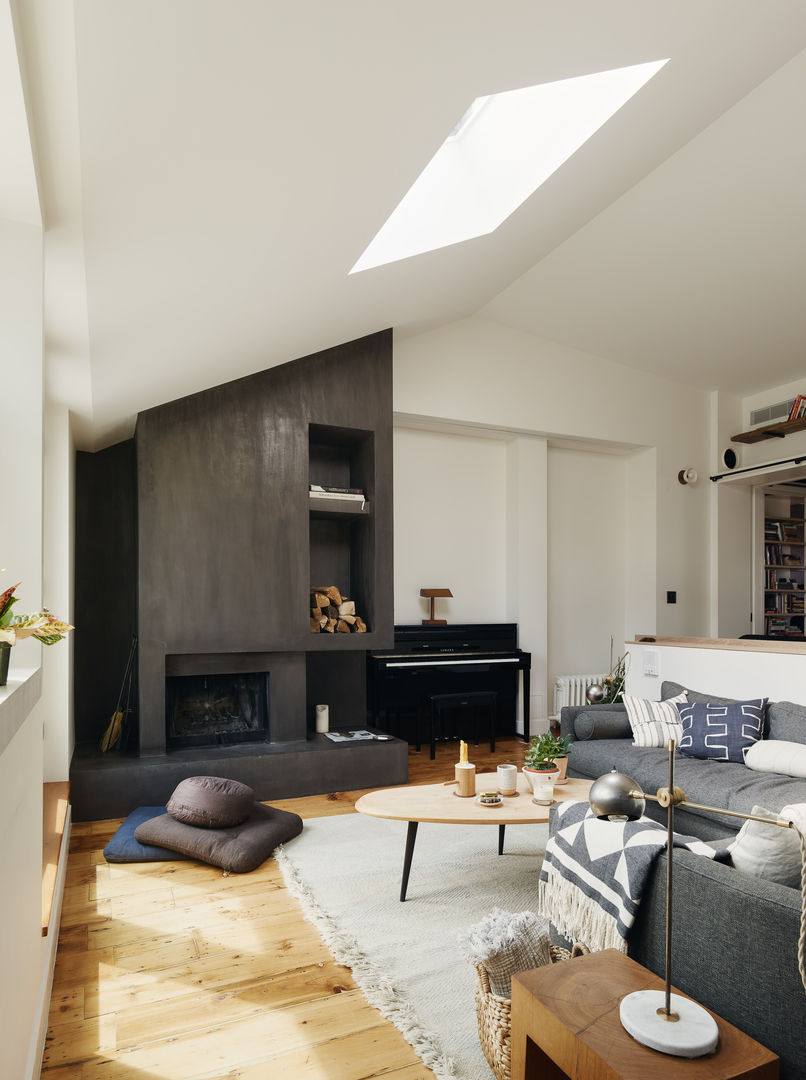 Living Room with Concrete Fireplace homify غرفة المعيشة أسمنت concrete,fireplace