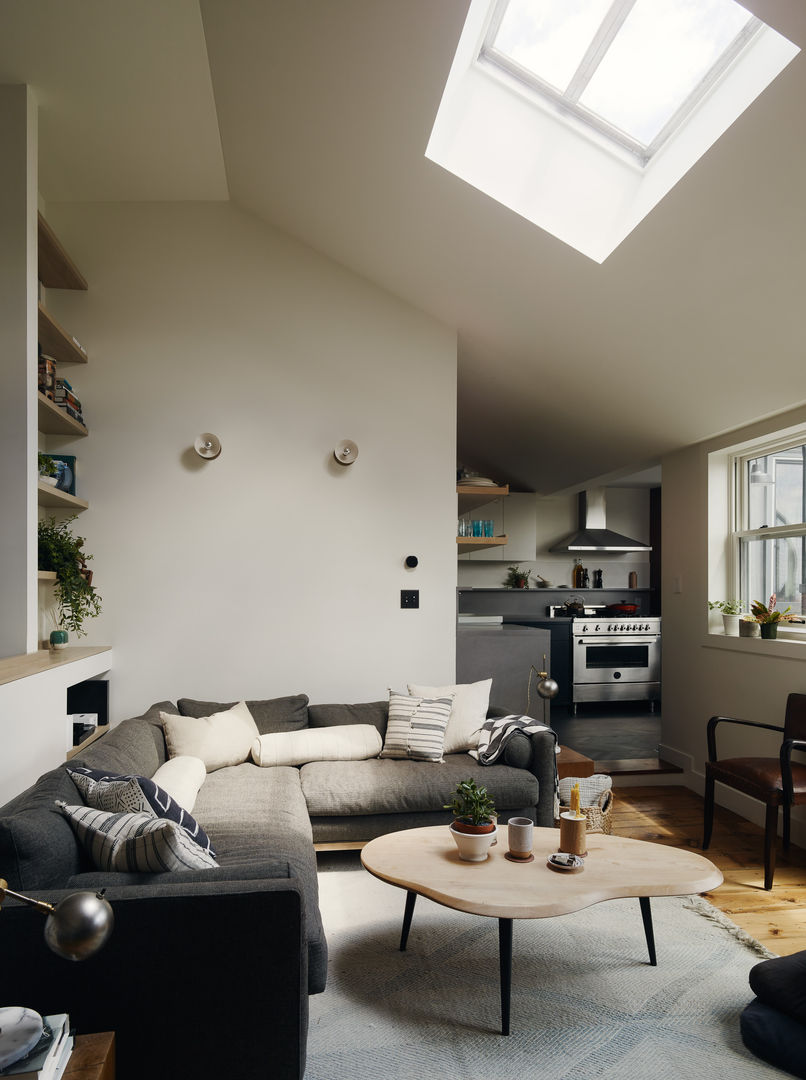 Living Room with Skylight homify Modern living room