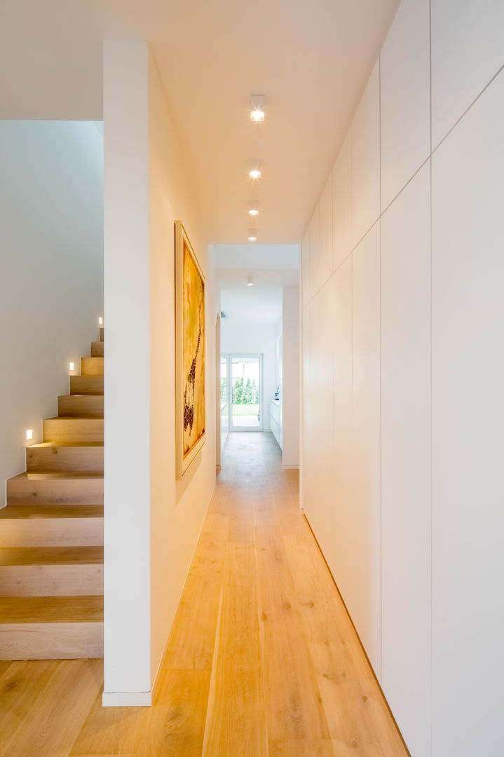 Haus P, Ferreira | Verfürth Architekten Ferreira | Verfürth Architekten Modern Corridor, Hallway and Staircase