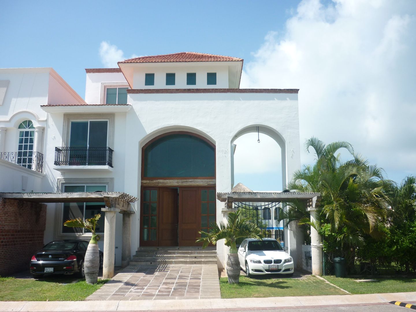 CASA JUNTO A CANAL DE NAVEGACIÓN , SG Huerta Arquitecto Cancun SG Huerta Arquitecto Cancun Будинки Вапняк