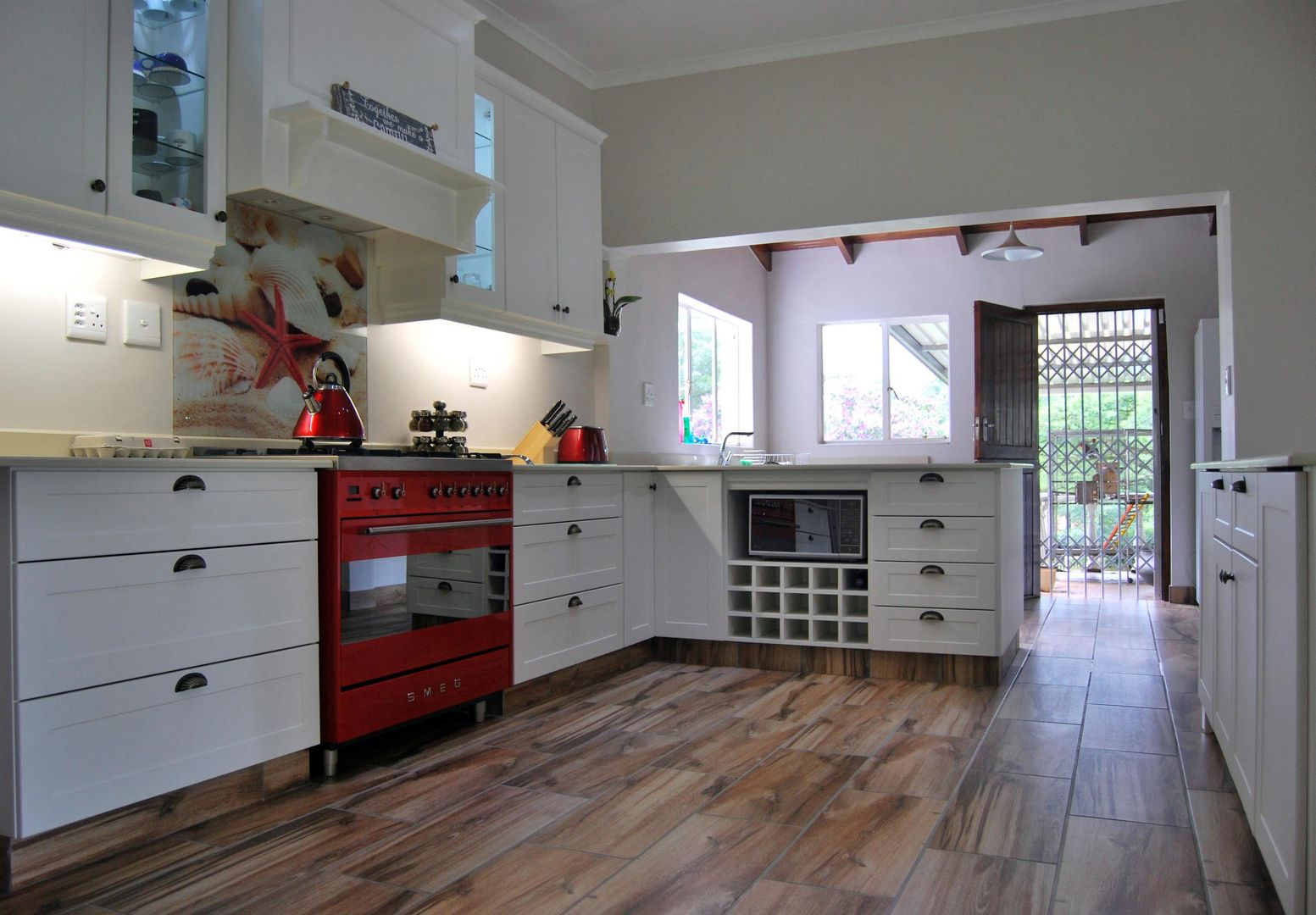 Project : Gray Thomson, Capital Kitchens cc Capital Kitchens cc クラシックデザインの キッチン MDF