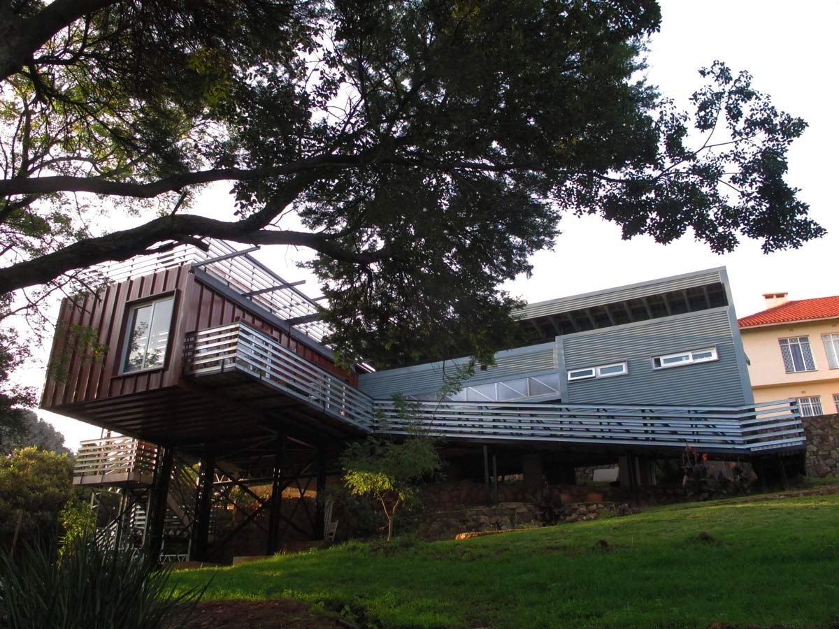 Off the grid house Johannesburg, A4AC Architects A4AC Architects Maisons modernes Aluminium/Zinc