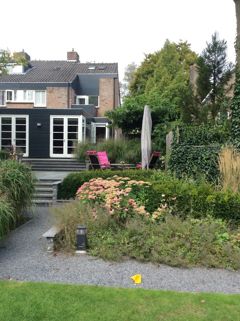 Vergroten woonhuis door aanbouw aan de zij- en achtergevel Studio Inside Out Moderne huizen Hout Hout UItbreiding,Verbouwing,Tuinontwerp