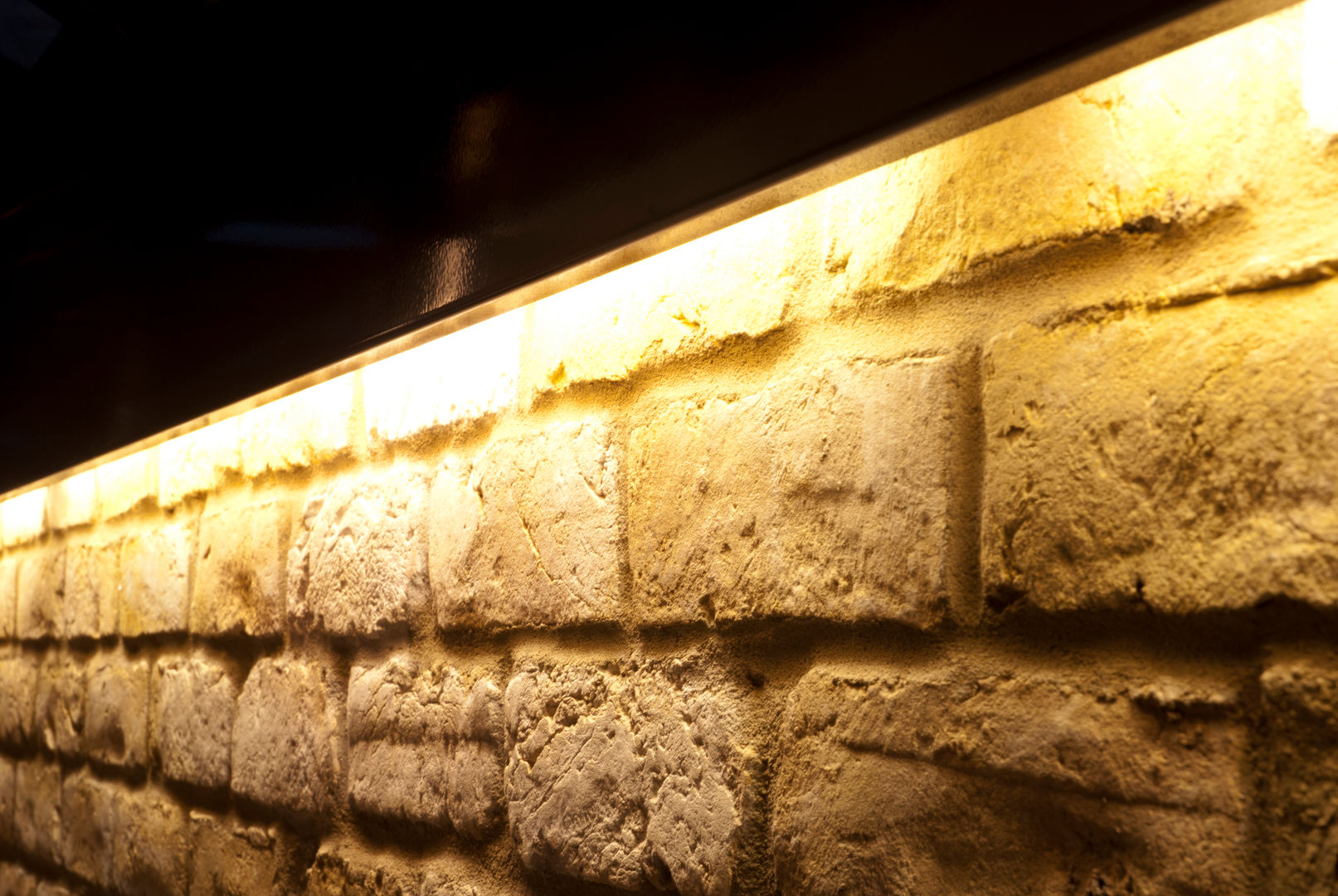 Burnfoot Avenue Guarnieri Architects Dinding & Lantai Modern Batu Bata brick,LED Lighting