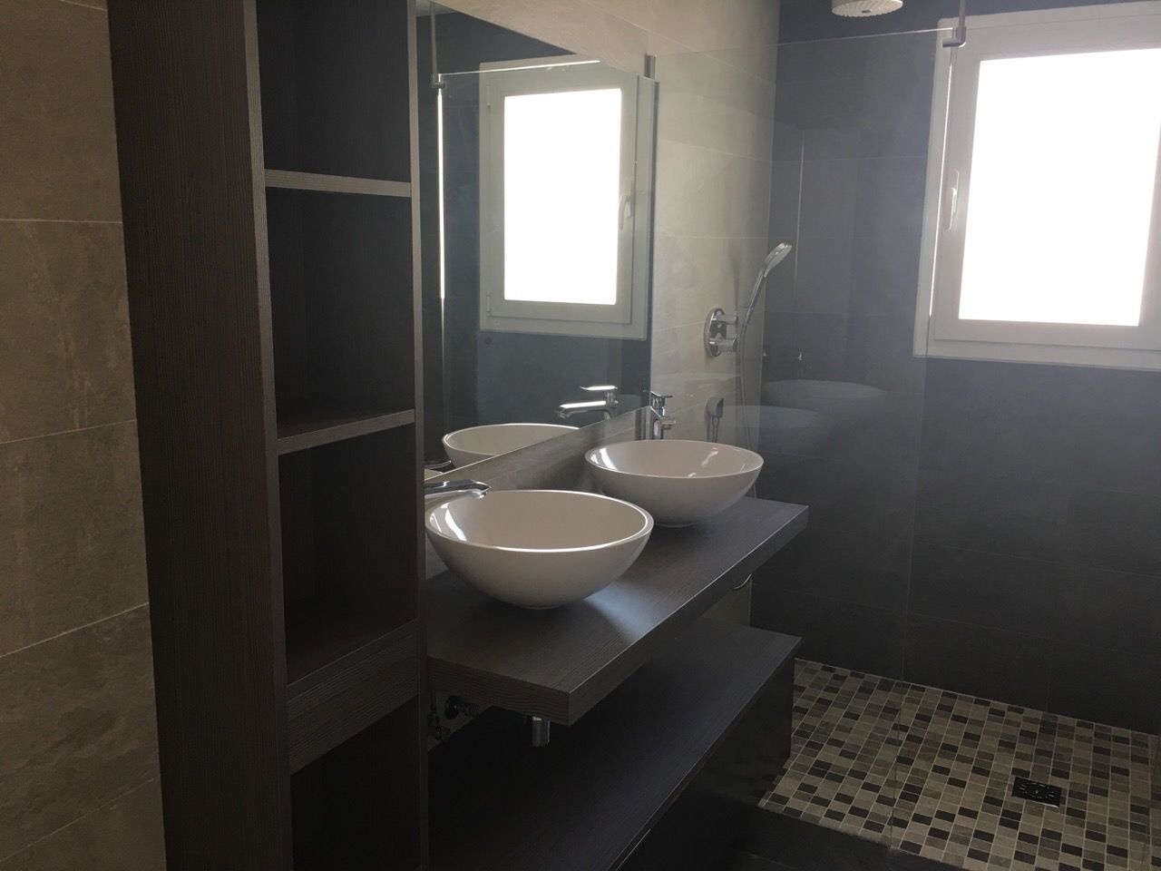 Proyecto Reforma Apartamento Puerto Banus, DECORACIÓN E INTERIORISMO OBRASA DECORACIÓN E INTERIORISMO OBRASA Modern bathroom