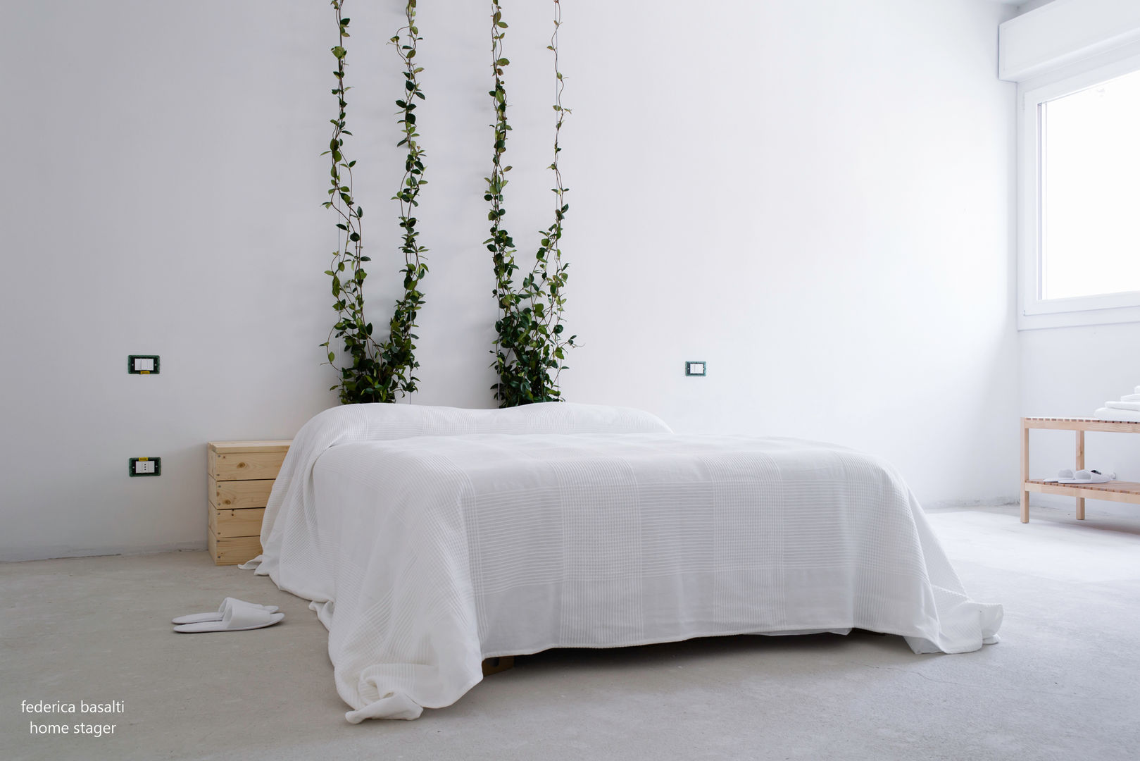 Home staging per una camera da letto federica basalti home staging Camera da letto in stile scandinavo home staging,bianco,verde,verde verticale,verde ornamentale,camera,letto,nordico,moderno,total white