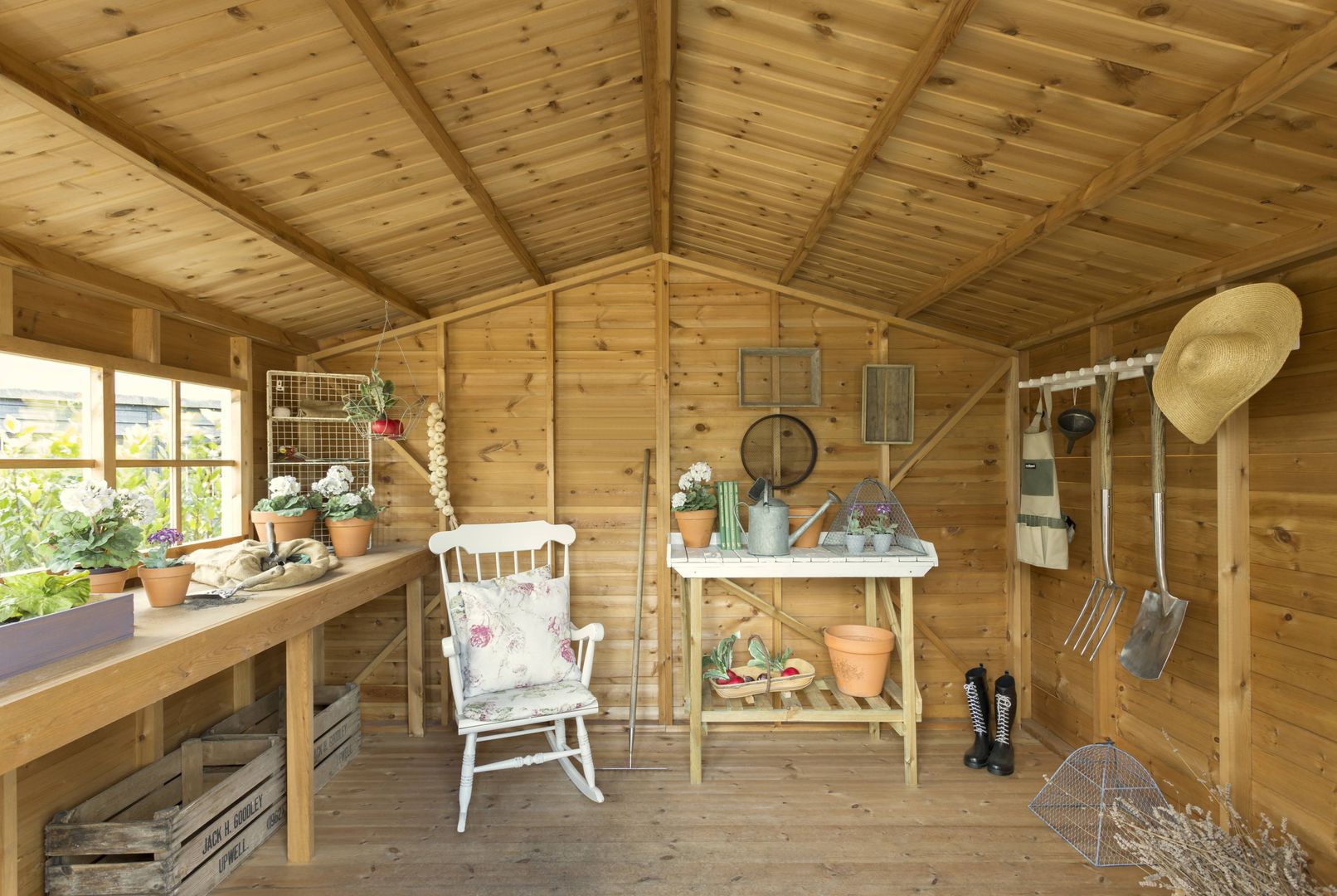 Superior Garden Shed CraneGardenBuildings Klasyczny garaż Garaż