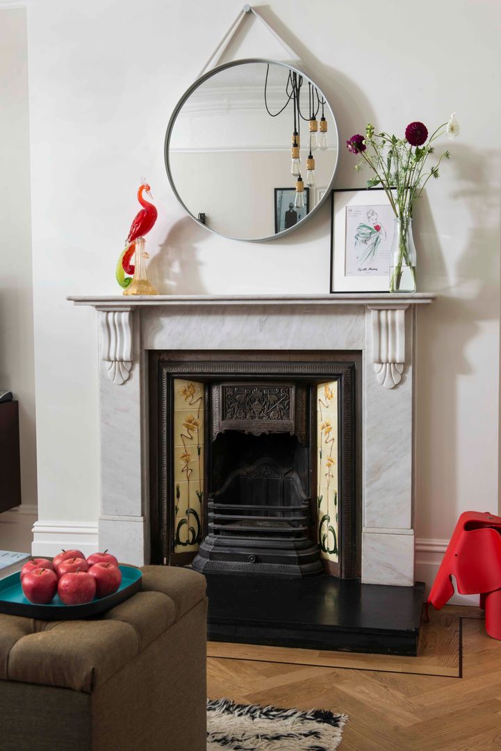 Whitehall Park Residential SWM Interiors & Sourcing Ltd غرفة المعيشة رخام marble,fireplace,mirror,Fireplaces & accessories