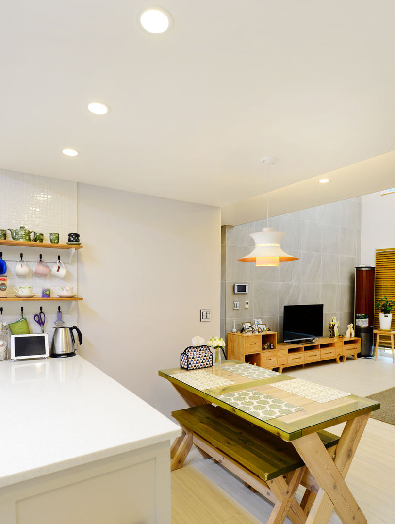 homify Modern kitchen