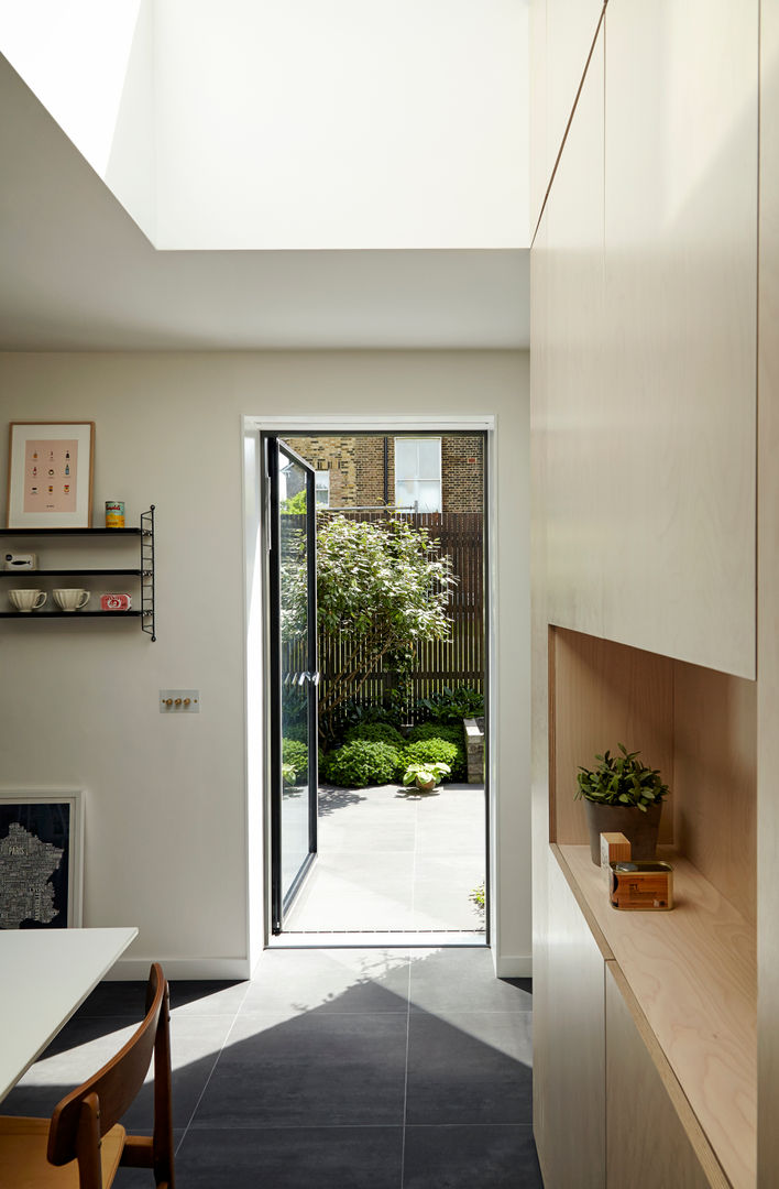 No. 49, 31/44 Architects 31/44 Architects Jardins modernos garden,modern,courtyard,new build,self build