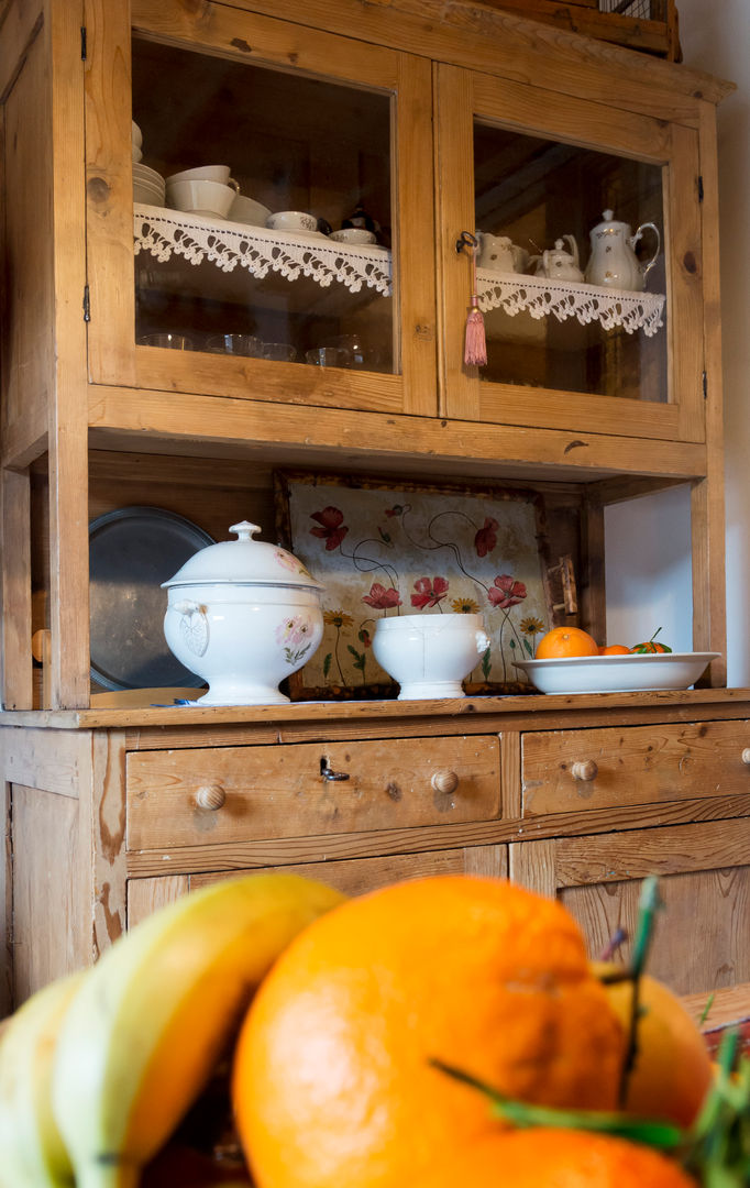 Ricreare una cucina antica ma comoda, L'Antica s.a.s. L'Antica s.a.s. Rustic style kitchen