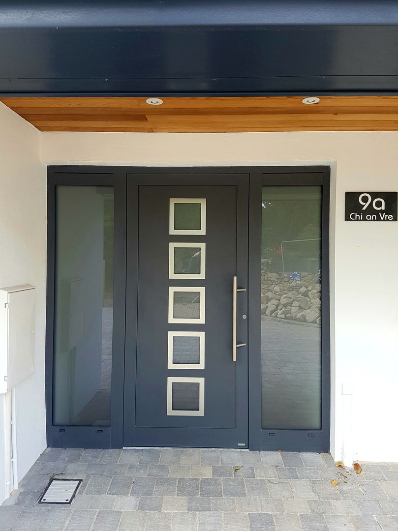 homify Modern style doors Aluminium/Zinc Doors