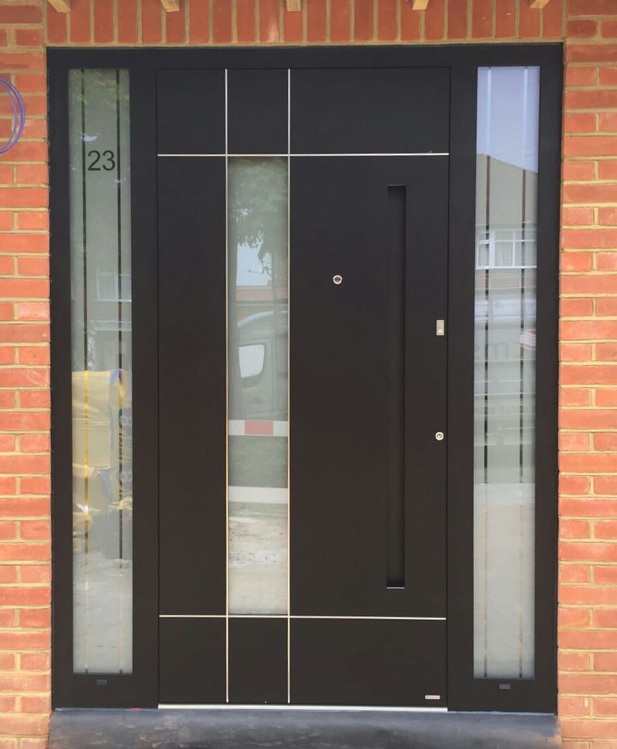 homify Pintu Aluminium/Seng Doors