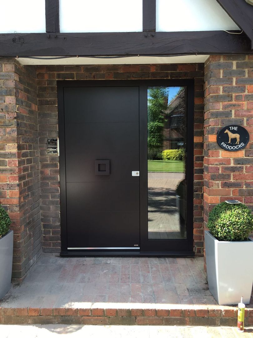 homify Modern style doors Aluminium/Zinc Doors