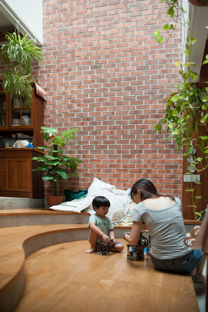 Terrace House at Robin Road, Quen Architects Quen Architects Asian style living room