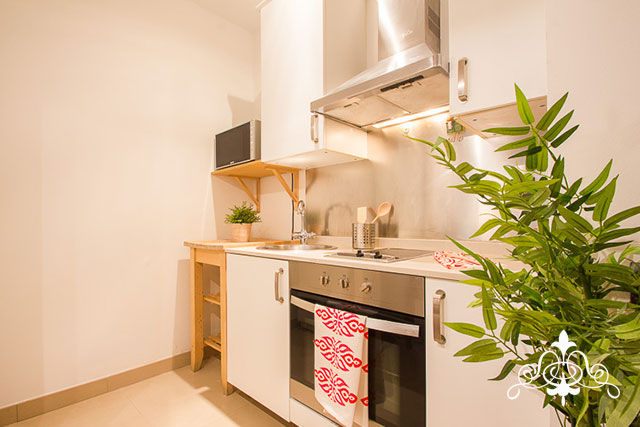 HOME STAGING EN PASSATGE VILARET, BARCELONA, Espai Interior Home Staging Espai Interior Home Staging Cocinas de estilo moderno